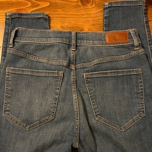 Express Skinny High Rise Size 4R NWT
